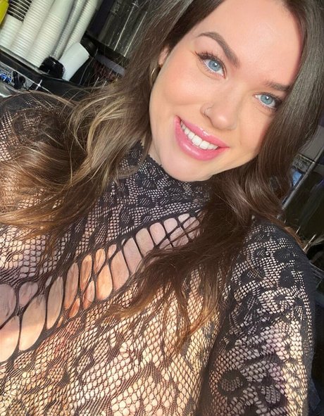 Barista Cassi_ nude pornstar pictures