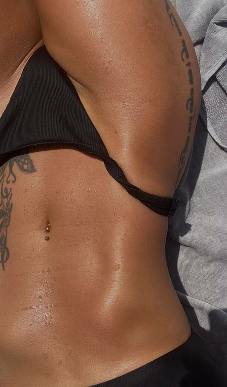 Monika Kinga free star img