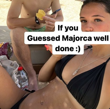 Lily Draycott pretty model pics