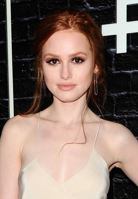 Madelaine Petsch beautiful model pic