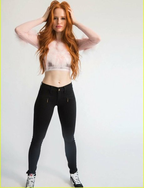 Madelaine Petsch top actress img