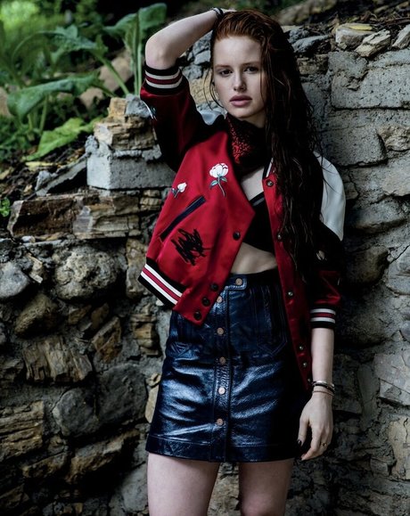 Madelaine Petsch beautiful star img