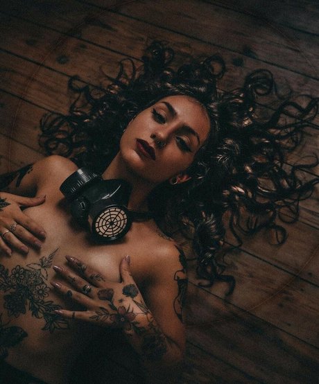 Deeperse model erotic images