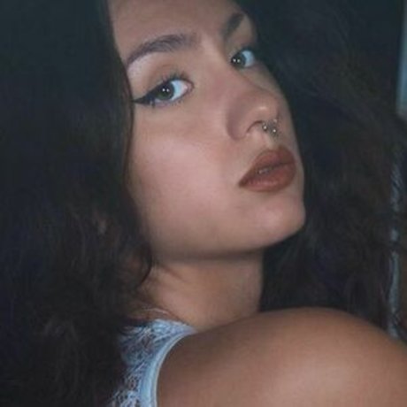 Deeperse naked actress img