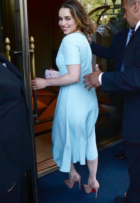 Emilia Clarke top actress images