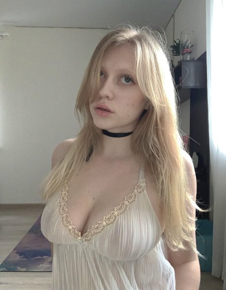 YuStef model hd picture