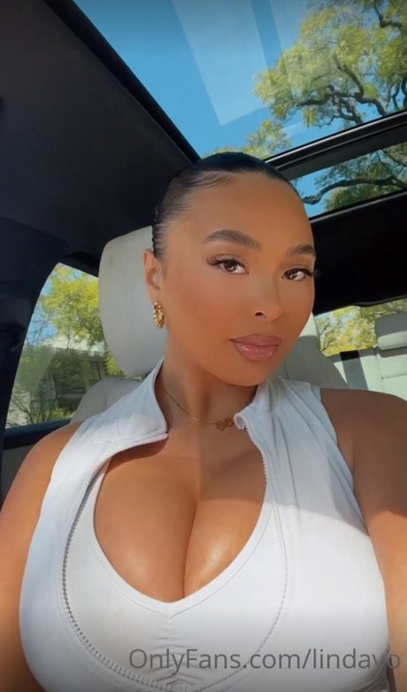 Linda Vo xxx model photos