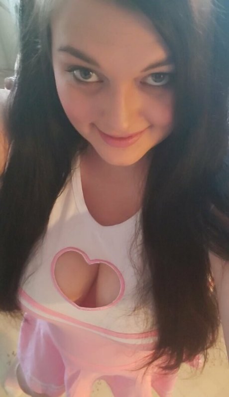 lauraleighxoxo hot star pic