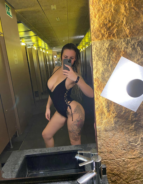 pretty pussy onlyfans free nude picture