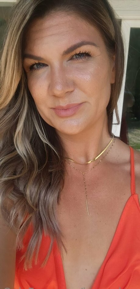 jennyshay pretty pornstar pics