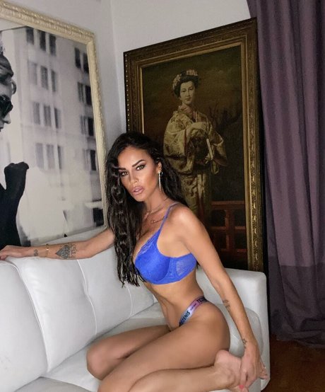 thick latina milf onlyfans art nude archive