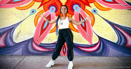 be rave exclusive star photos