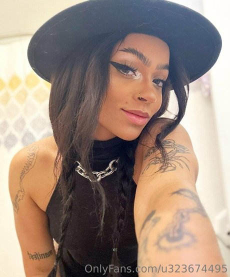 be rave model exclusive picture