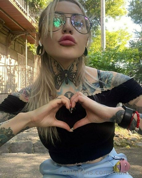 marrllaa nudes model pictures