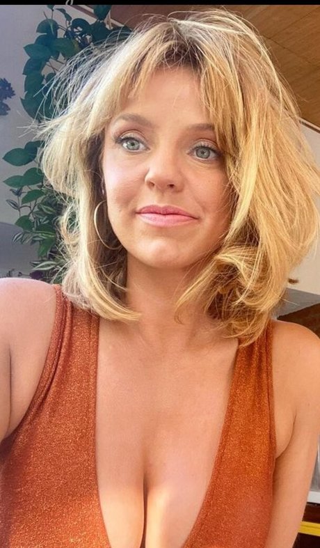 Kelli Garner model top photos