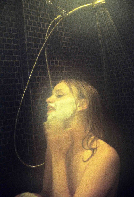 Kelli Garner art actress galleries