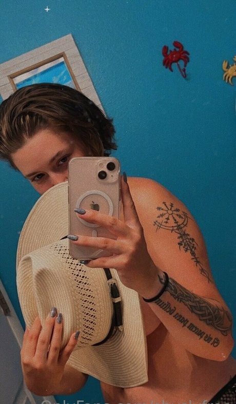 shyslyfree star sexy image