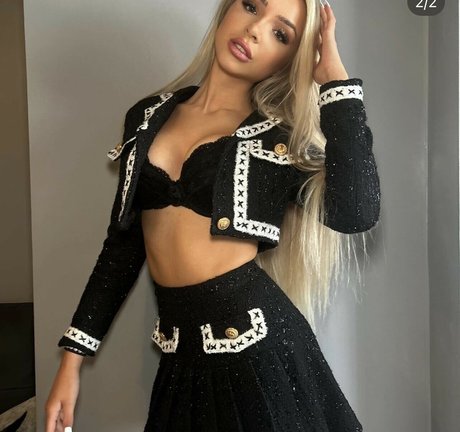 Madison Burns pornstar pretty gallery