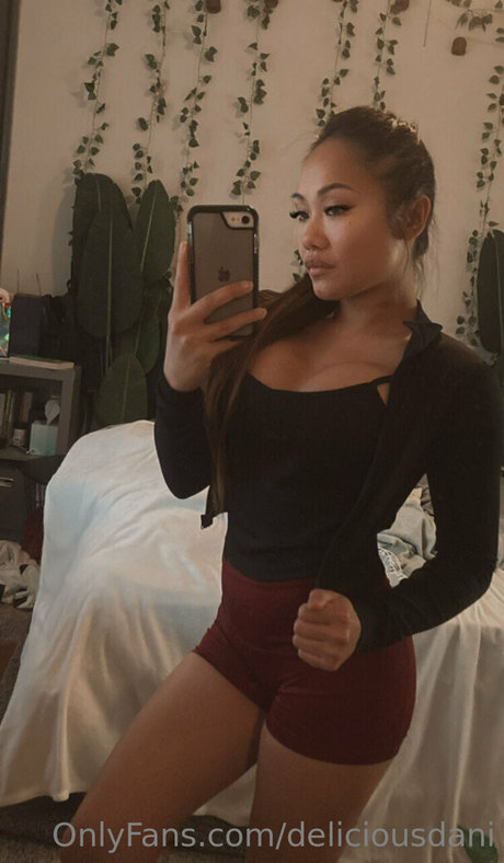 DeliciousDani pretty pornstar galleries