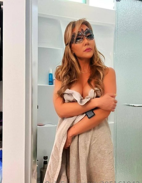 naughtydiamond11 pornstar hot images