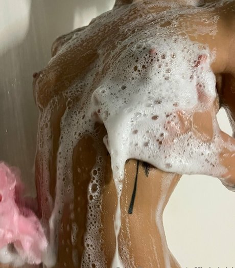 Kinley Turner nude model archive