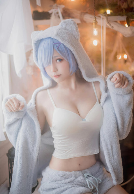 eeelyeee free model images