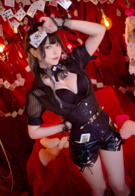 eeelyeee nudes actress gallery