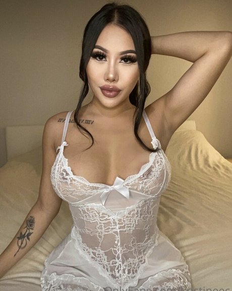 Krissssyxo model adult images