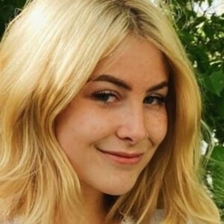 bugurl pornstar high quality image