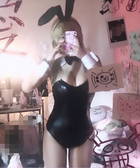 fishzombie nude star image