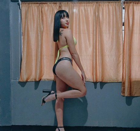 Dani Arce model sexy archive