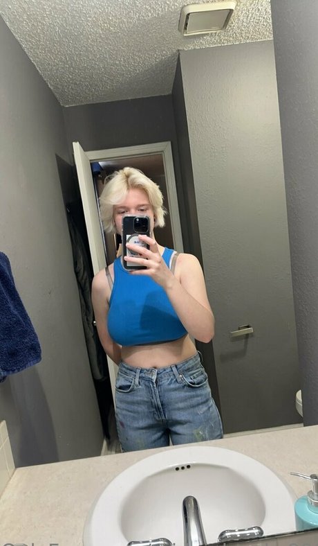 midnight sky80085 beautiful actress pics