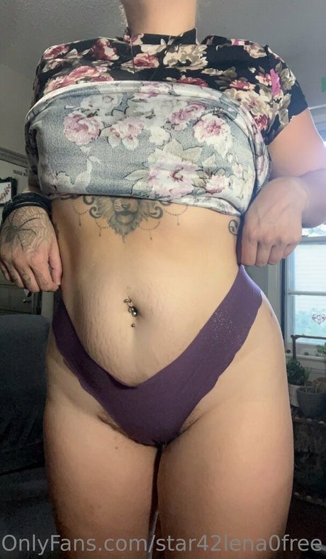 star42lena0free adult model picture