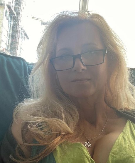 Corrinne Wicks free star pics