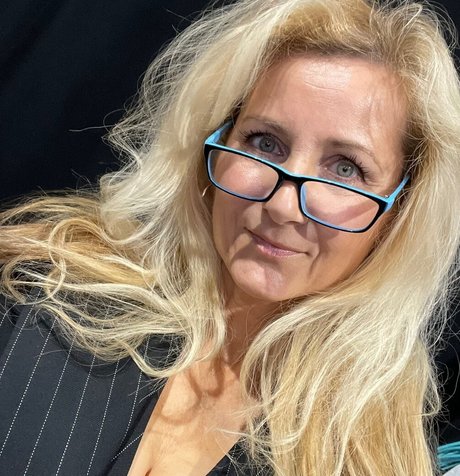 Corrinne Wicks hd actress pics