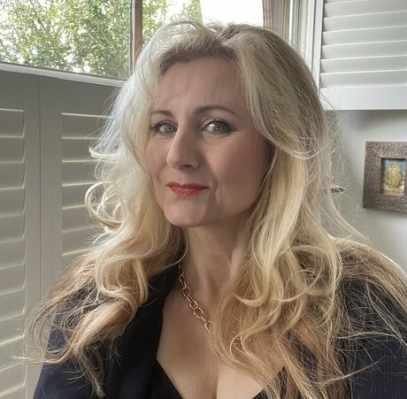 Corrinne Wicks nudes model gallery