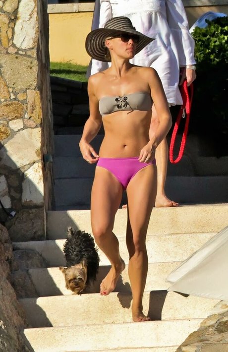 Molly Sims star free pics