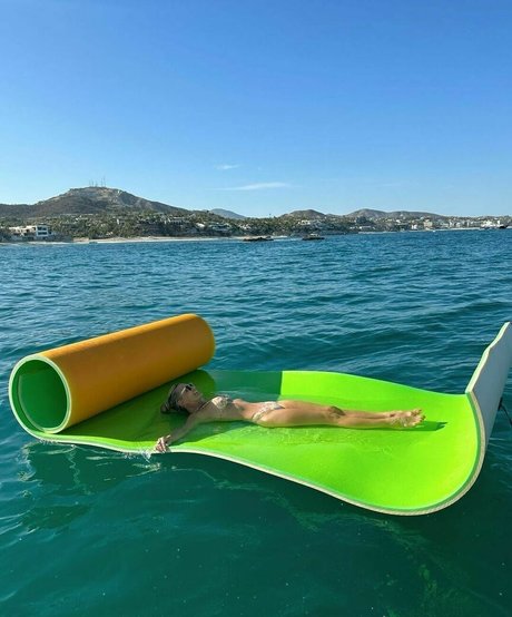 Molly Sims pornstar erotic images