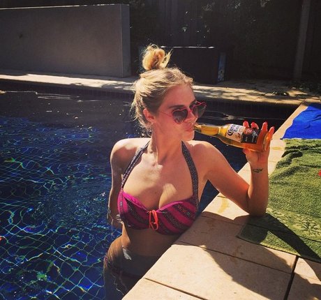 saggy tits onlyfans hot sexy photo