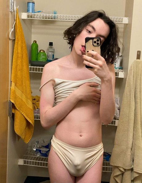 catsnvodka model naked pic