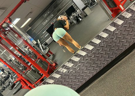 lolcaughtureye naked model galleries