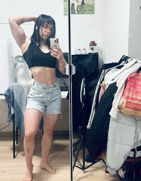 courtney01 sexy star img