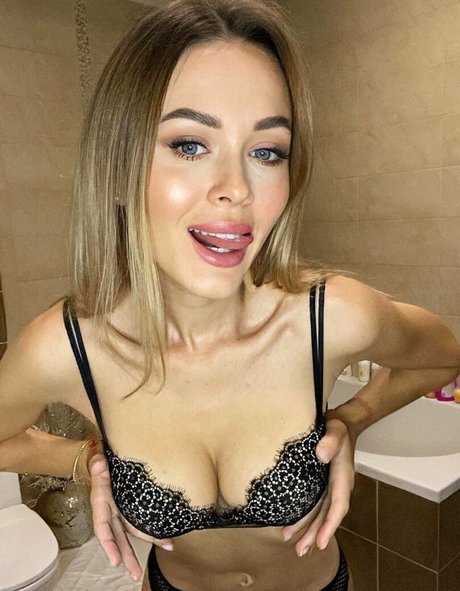 AnnaViktoriaSt hd pornstar gallery