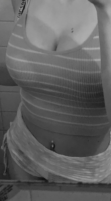 FrontDeskLady adult model images