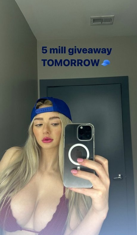 Miranda Cohen erotic actress img