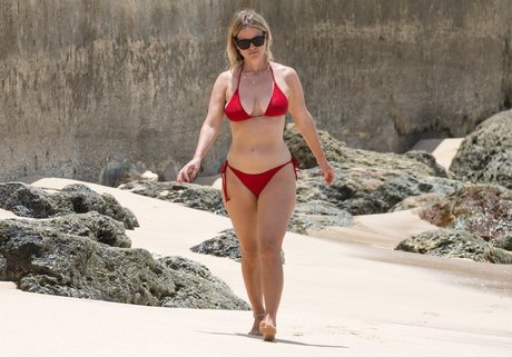 Alice Eve erotic star pic