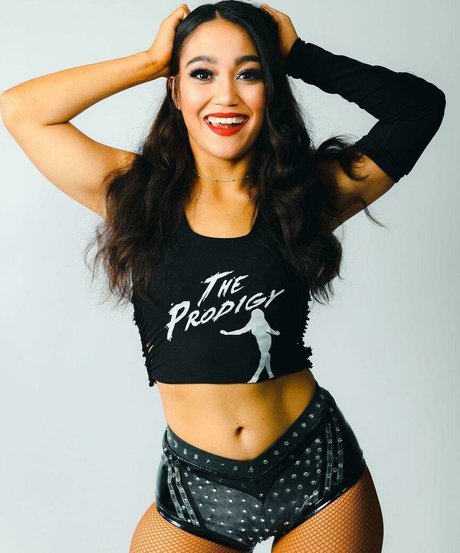 Roxanne Perez xxx actress pictures