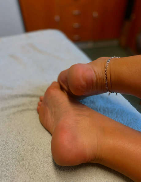 feetloretta star hd pics