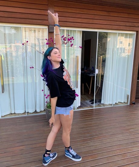 CamilotaXP adult model picture