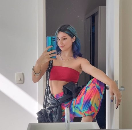 CamilotaXP hot actress pics